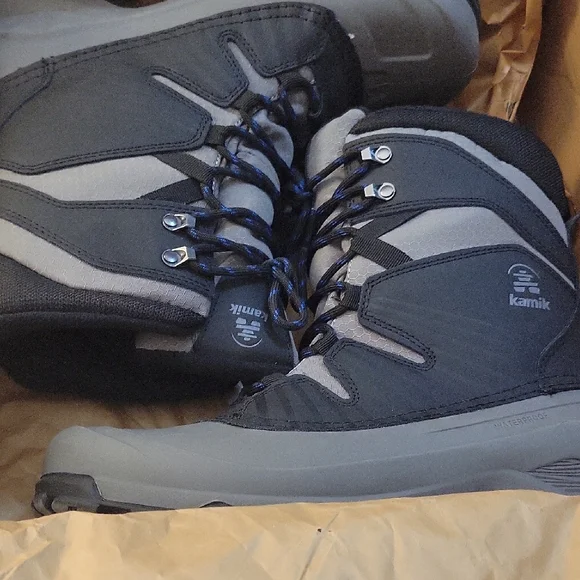 Kamik Men's Black and Gray Snow Boots - Picture 4 of 5